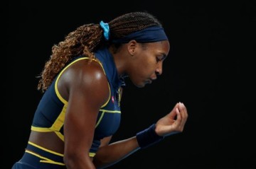 高芙不敌萨巴伦卡止步四强，新赛季10连胜遭终结