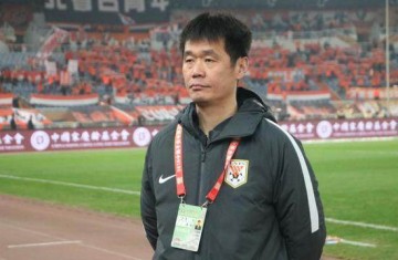 世俱杯盘口赔率-李霄鹏成执教中国男女足第1人 世界足坛仅有3人